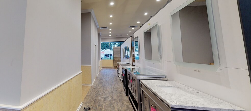 More Photos Of 12838 Murphy Rd, Stafford Showroom For Sale