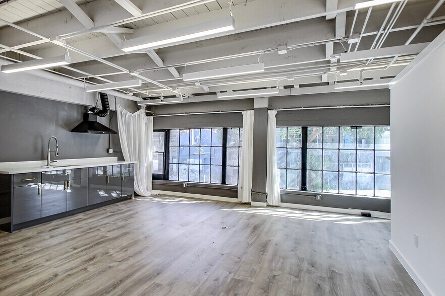 More Photos Of 960 Folsom St, San Francisco Storefront Retail Office For Lease