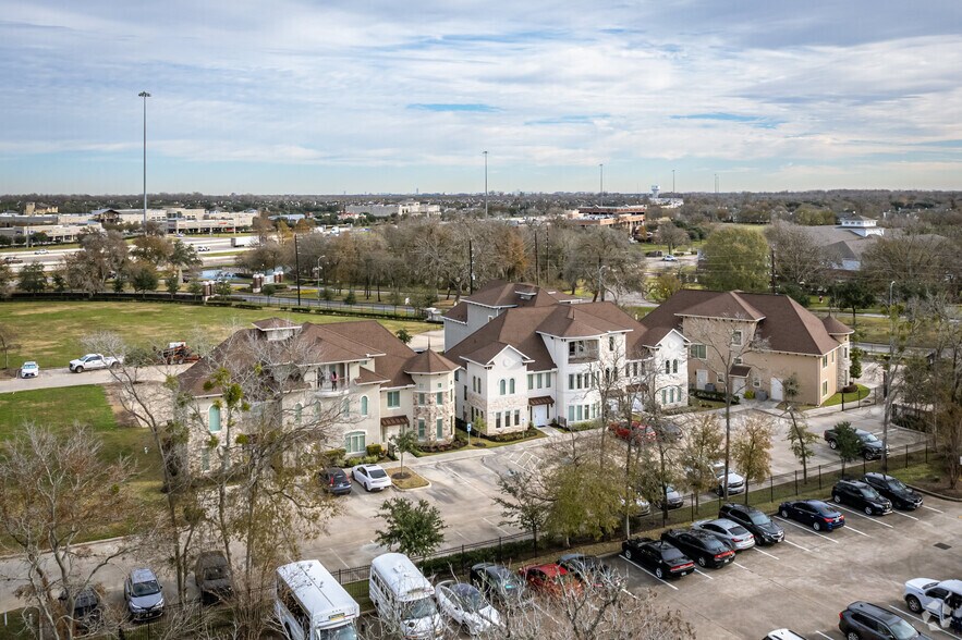 More Photos Of Greatwood Parkway, Sugar Land Office For Sale