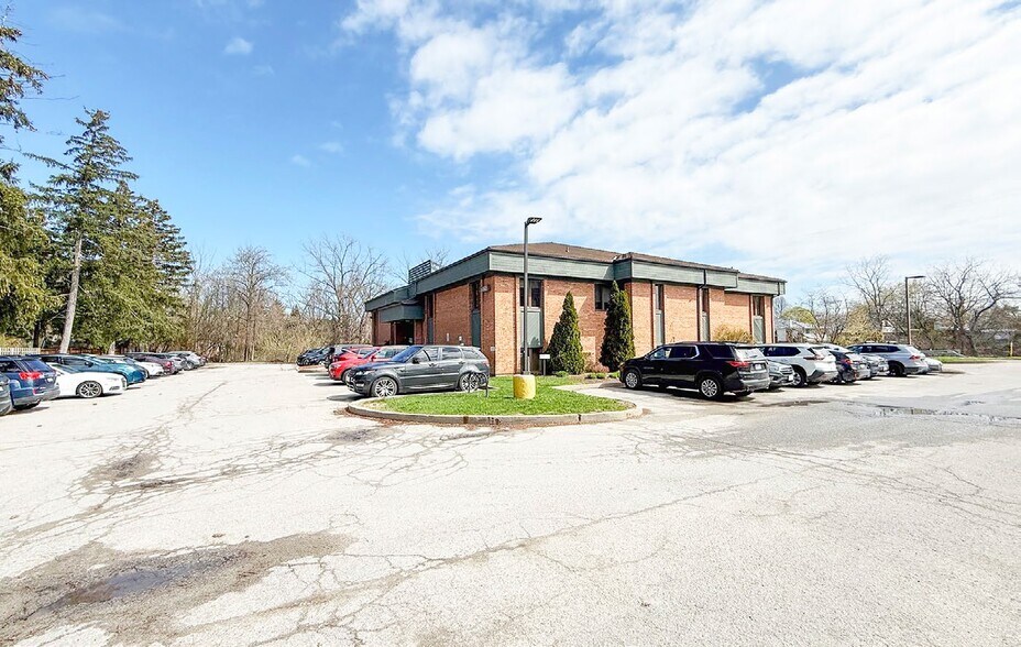 More Photos Of 589 Lake St, St Catharines Medical For Lease
