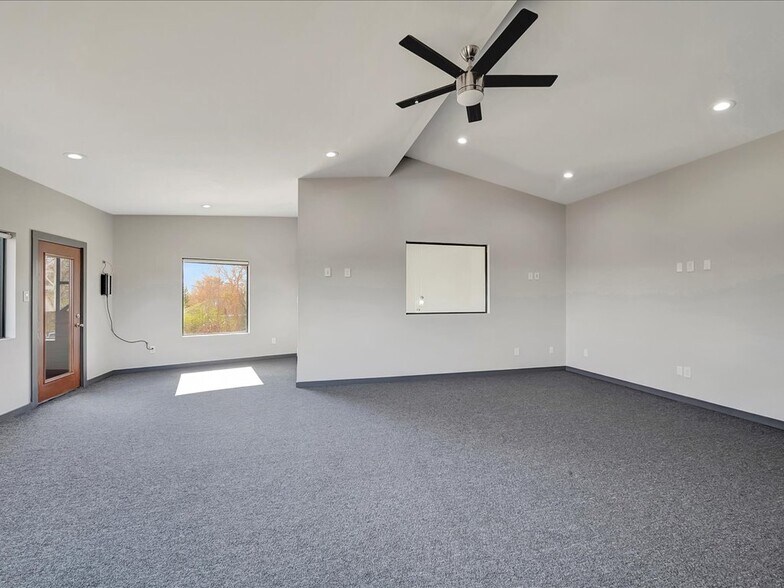 More Photos Of 9778 N US Highway 59, Nacogdoches Research And Development For Sale