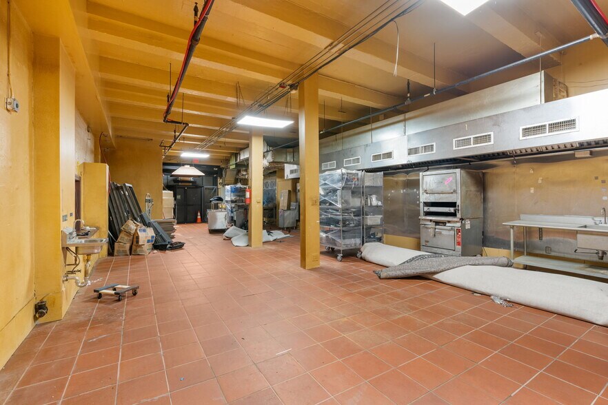 More Photos Of 2 Minthorne St, Staten Island Restaurant For Lease