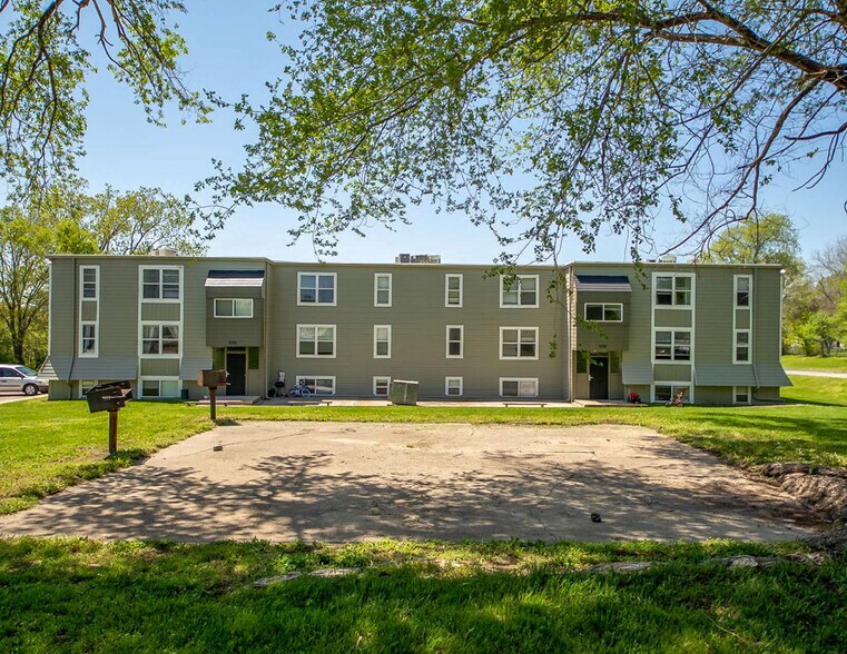 More Photos Of 12322 3rd St, Grandview Apartments For Sale