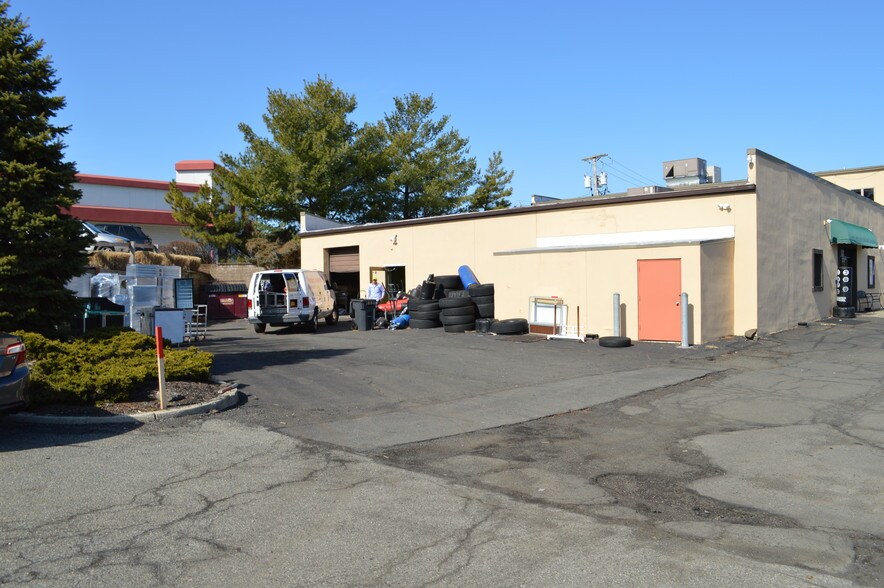 More Photos Of 233 W Route 59, Nanuet Storefront For Lease