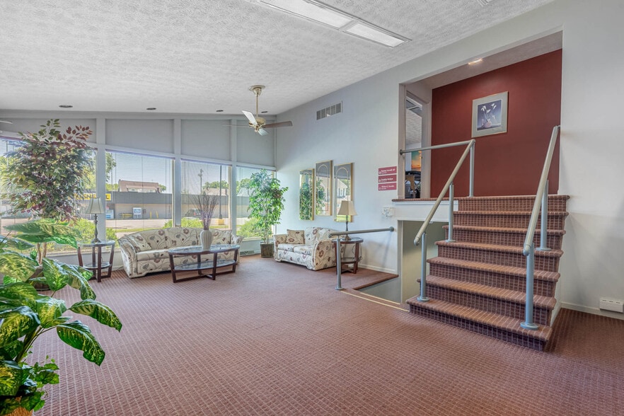 More Photos Of 2105 Central Ave, Middletown Office For Sale