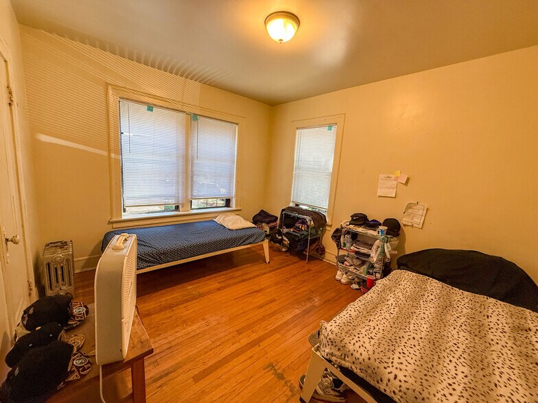 More Photos Of 7349 N Damen Ave, Chicago Apartments For Sale