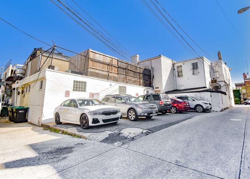 More Photos Of 727 8th St SE, Washington General Retail For Sale