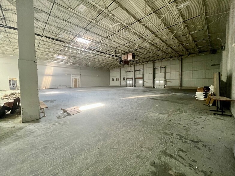 More Photos Of 302 Commerce Square Blvd, Burlington Warehouse For Sale