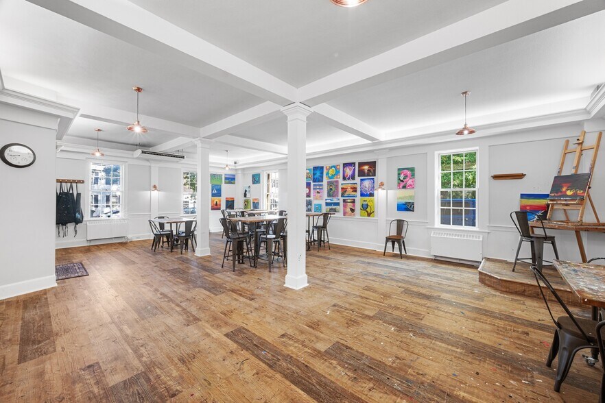 More Photos Of 12 Main St, Essex Office For Lease