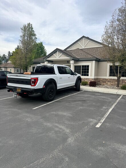 More Photos Of 970 Roberta Ln, Sparks Office For Lease