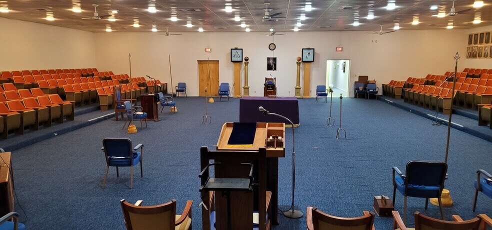 More Photos Of 3632 NE 7th St, Ocala Lodge Meeting Hall For Sale