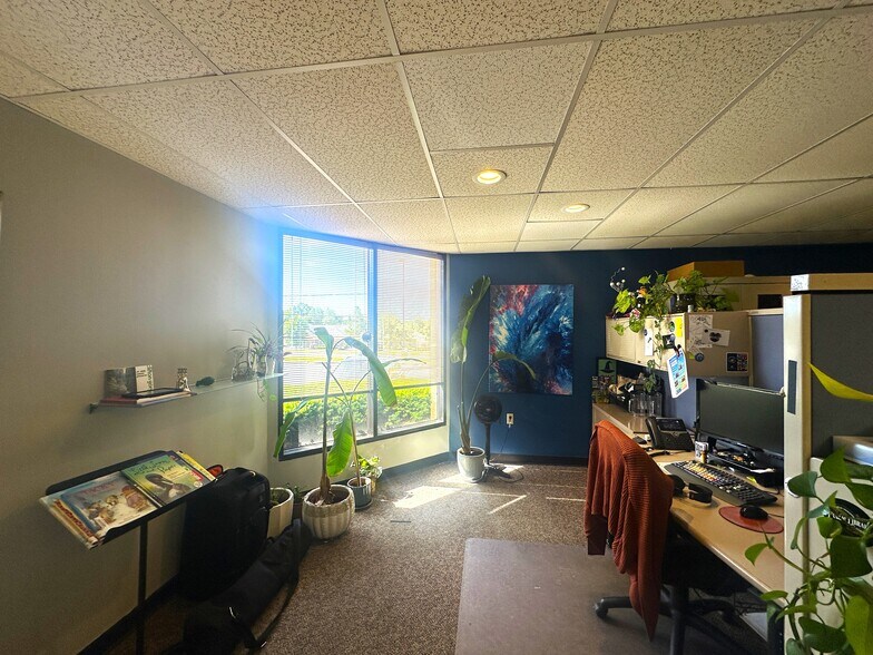 More Photos Of 1195 E Alex-Bell Rd, Centerville Office For Sale