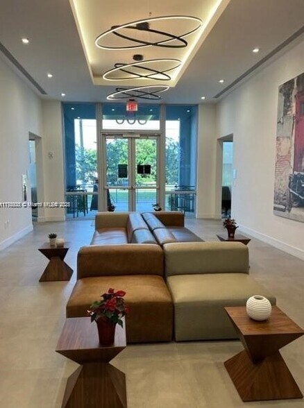 More Photos Of 800 SE 4th Ave, Hallandale Beach Office For Sale