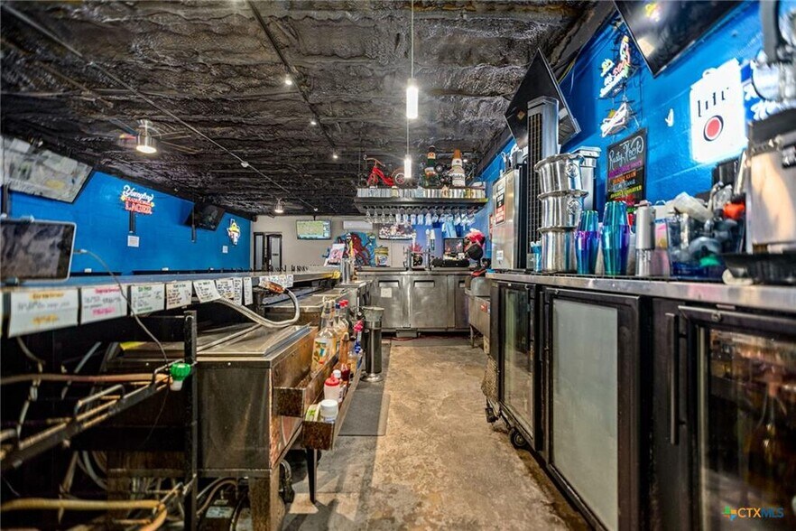 More Photos Of 619 Broadway St, Port Lavaca Restaurant For Sale
