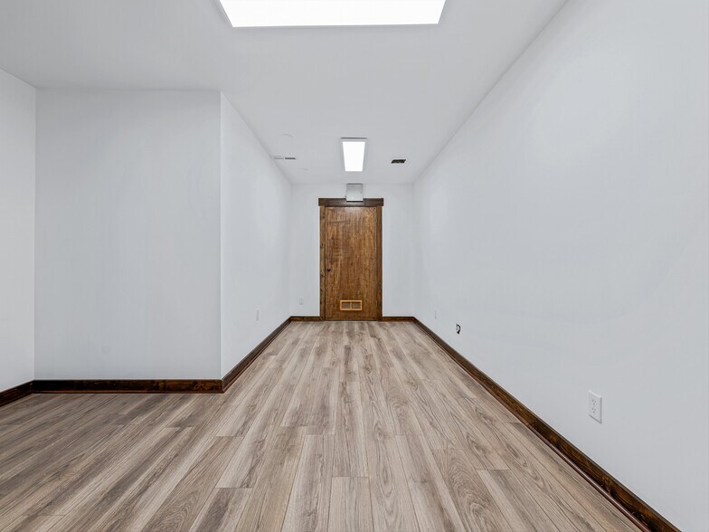 More Photos Of 5 Doctors Park, Asheville Medical For Lease