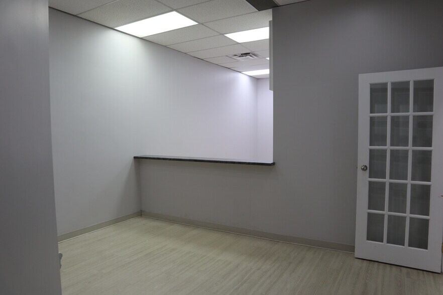 More Photos Of 2120 Eglinton Ave W, Toronto Office For Lease