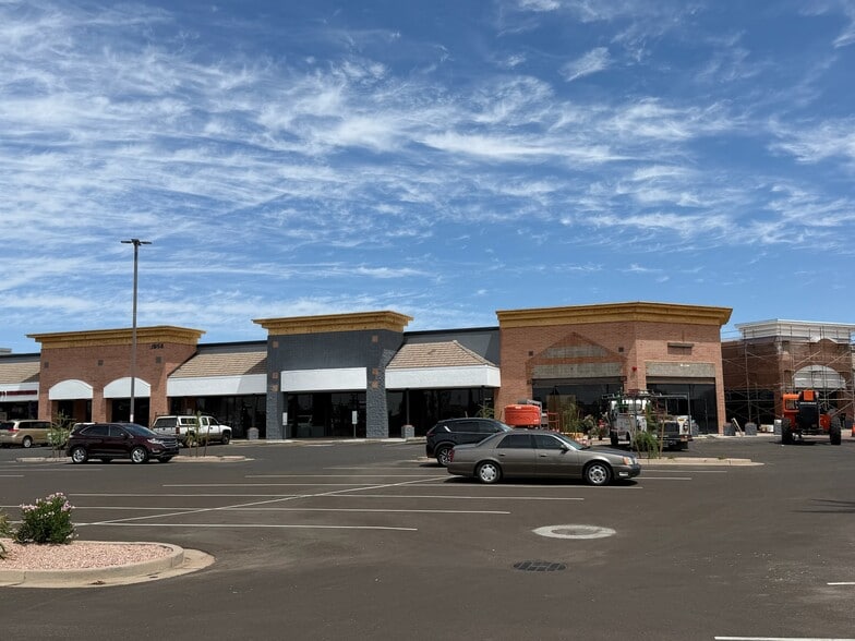 More Photos Of 2055 N Alma School Rd, Chandler Unknown For Lease