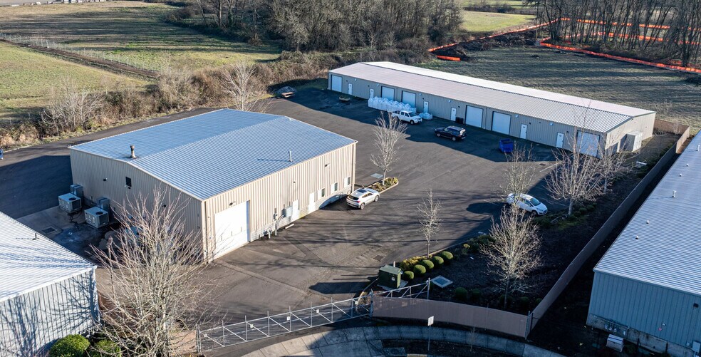 More Photos Of 235 Cap Ct, Eugene Warehouse For Sale