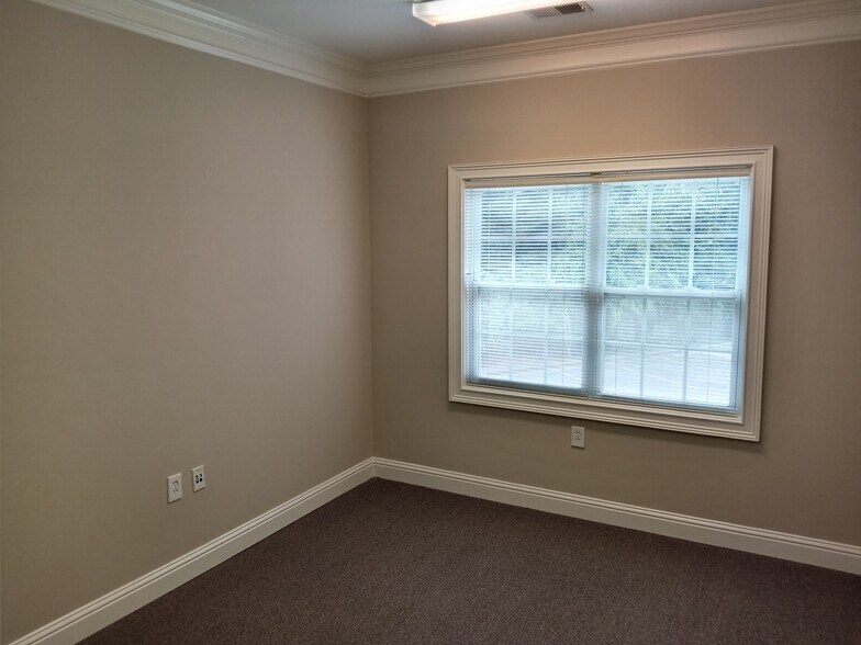 More Photos Of 2993 Sandy Plains Rd, Marietta Office For Lease