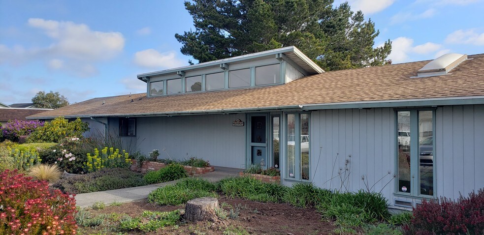 More Photos Of 895 River Dr, Fort Bragg Healthcare For Sale