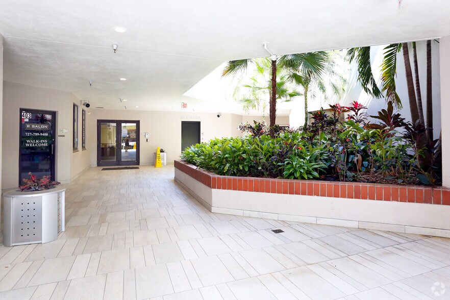 More Photos Of 2454 N McMullen Booth Rd, Clearwater Loft Creative Space For Lease