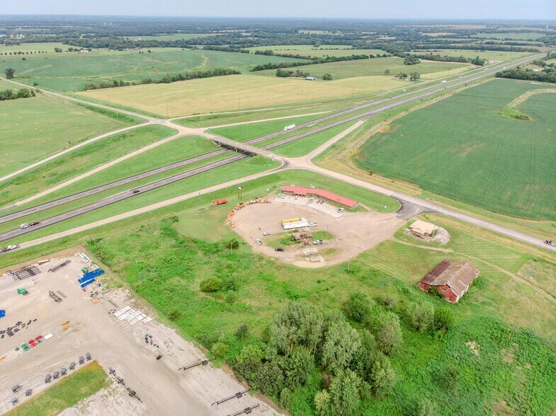 More Photos Of 18400 E B Hwy, Sheldon Flex For Sale