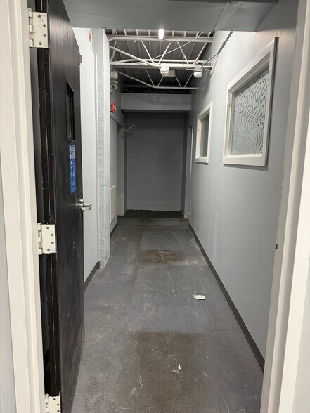 More Photos Of 53 Hancock St, Stratford Manufacturing For Lease