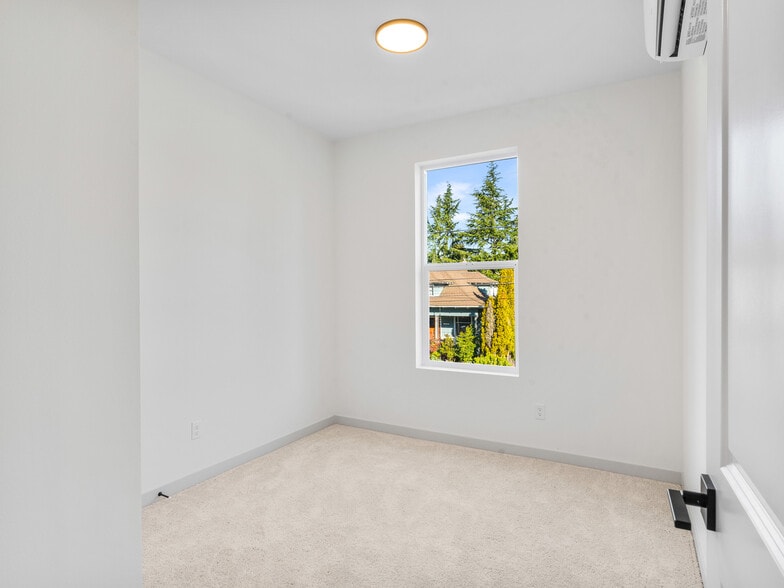 More Photos Of 7468 Tolman St, Portland Multifamily For Sale