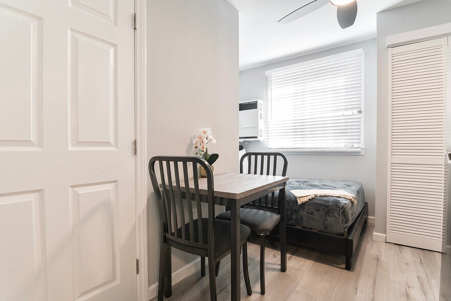 More Photos Of 1864 Cordova St, Los Angeles Apartments For Sale