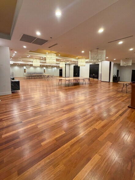 More Photos Of 5902 14th Ave, Brooklyn Office For Sale