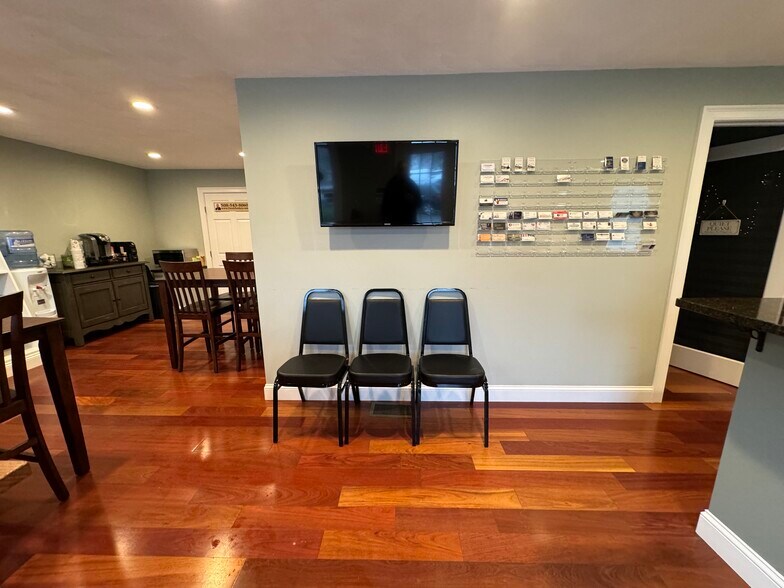 More Photos Of 76 Taunton St, Plainville Freestanding For Sale