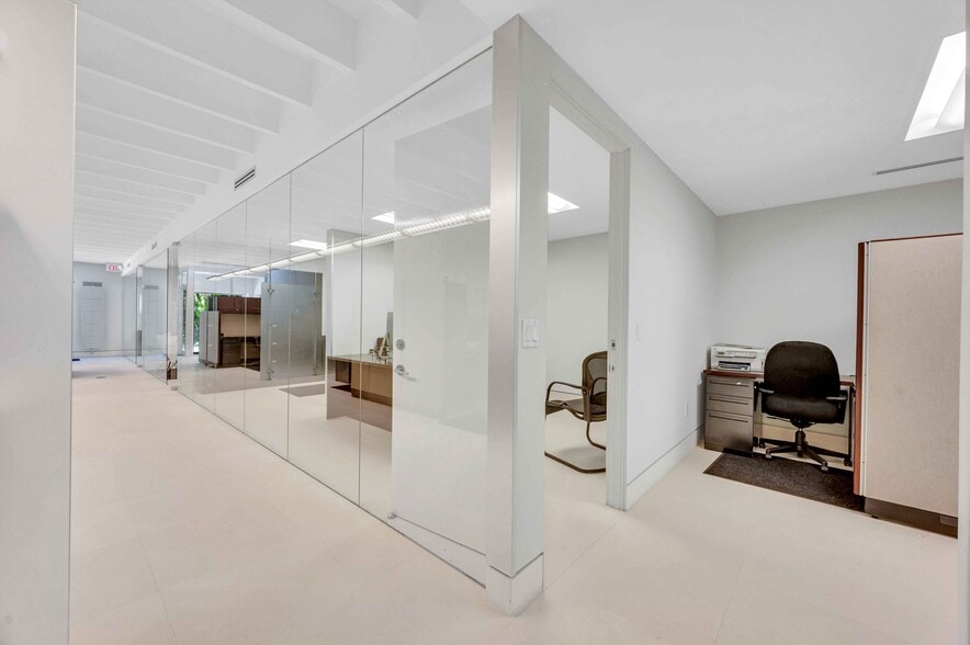 More Photos Of 4621 Ponce De Leon Blvd, Coral Gables Office For Sale