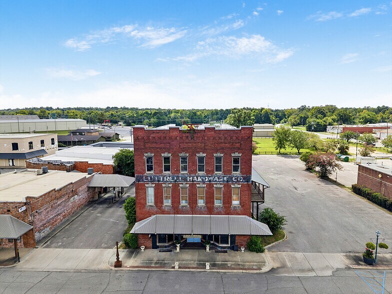 More Photos Of 220 Saint Joseph Ave, Brewton Lodge Meeting Hall For Sale