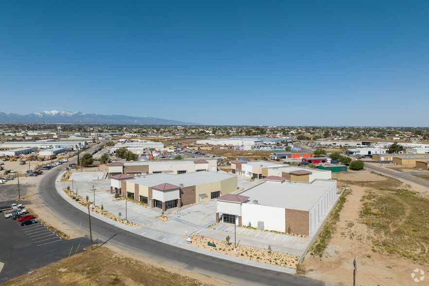 More Photos Of 17380 Darwin Ave, Hesperia Unknown For Lease