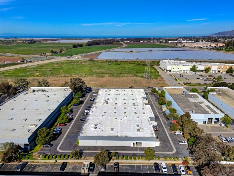 More Photos Of 2962 Seaborg Ave, Ventura Warehouse For Sale