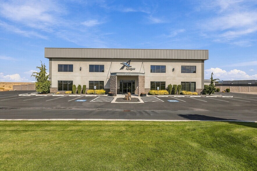 More Photos Of 1440 Battelle Blvd, Richland Manufacturing For Sale