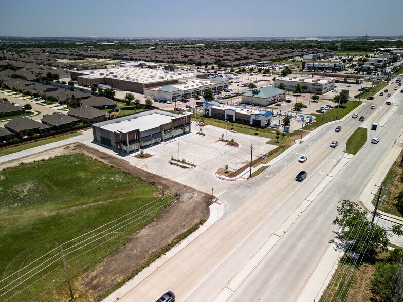 More Photos Of 7300 Blue Mound Rd, Fort Worth General Retail For Lease