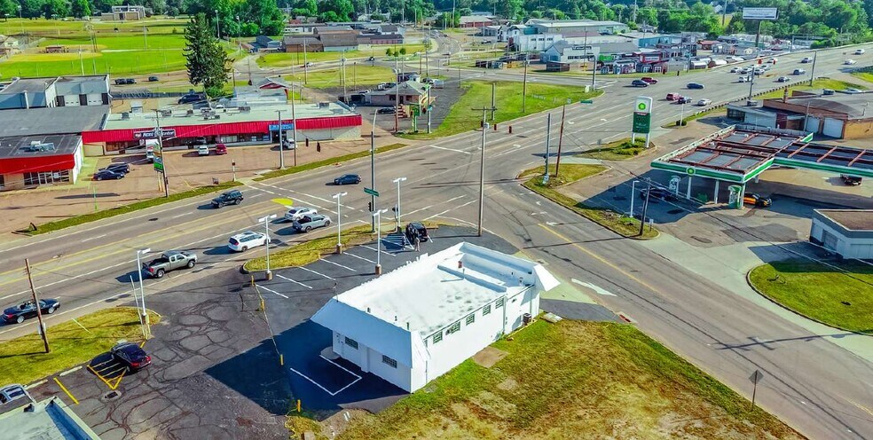 More Photos Of 2105 Columbus Rd NE, Canton Auto Repair For Sale