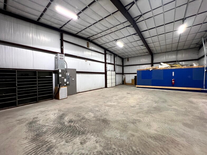 More Photos Of 744 FM 609, La Grange Service For Lease