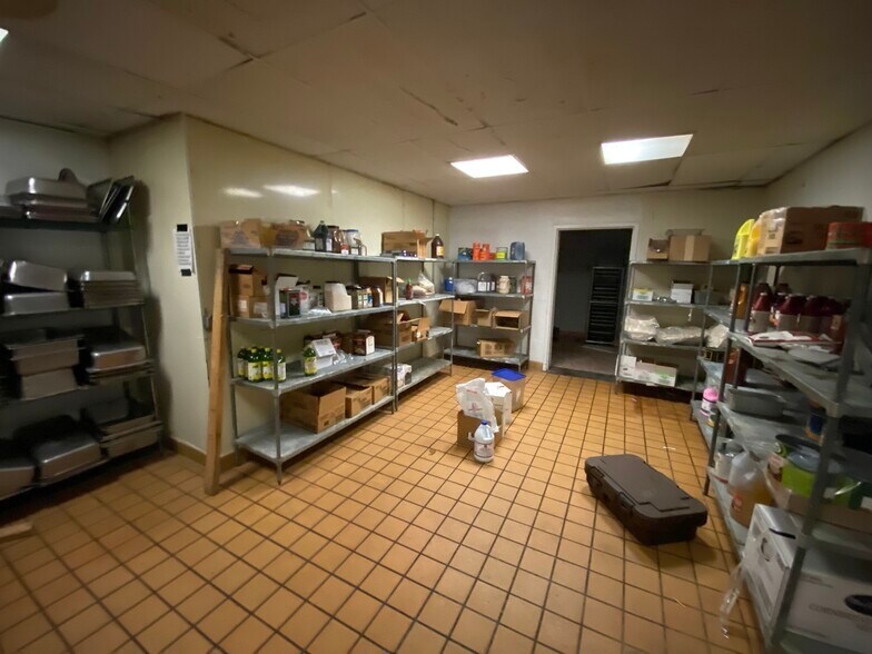 More Photos Of 901 Dual Hwy, Hagerstown Restaurant For Sale