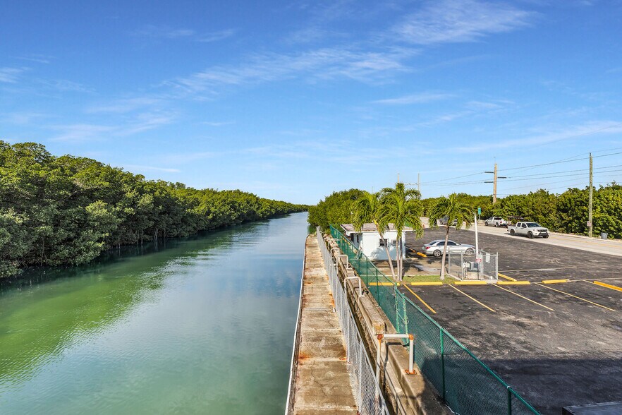 More Photos Of 58000 Card Sound Rd, Key Largo Restaurant For Sale