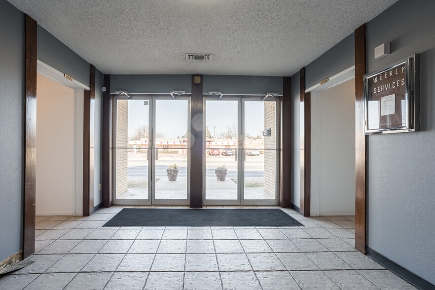 More Photos Of 1809 34th St, Lubbock Religious Facility For Sale