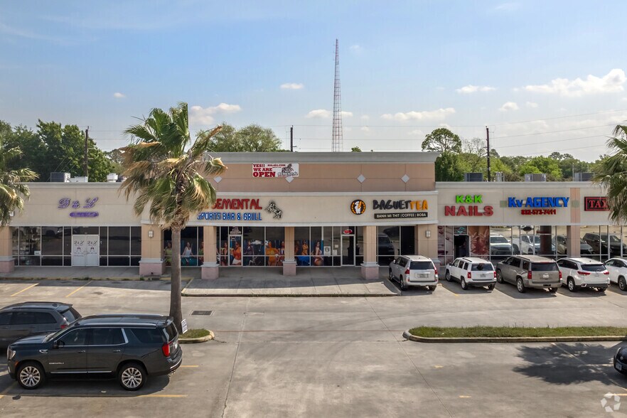 More Photos Of 11078 Veterans Memorial Dr, Houston General Retail For Lease