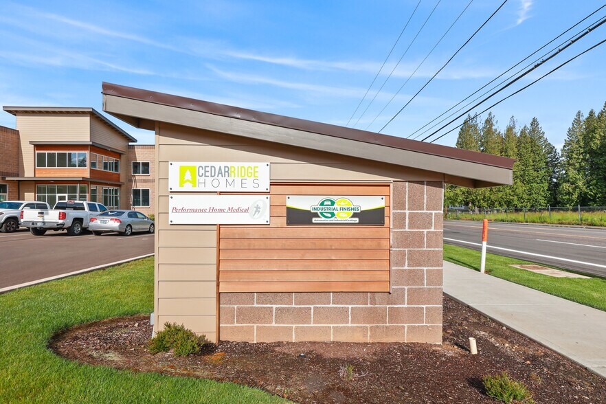 More Photos Of 21600 SE Stark St, Gresham Service For Lease