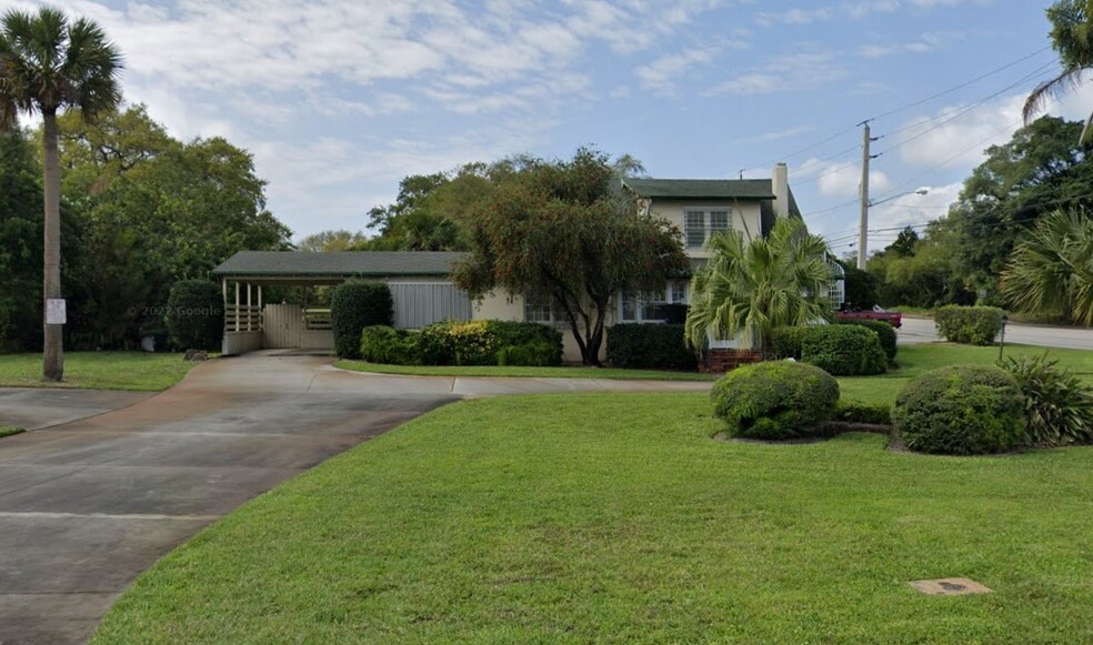 Primary Photo Of 915 Old Dixie Hwy SW, Vero Beach Office For Sale