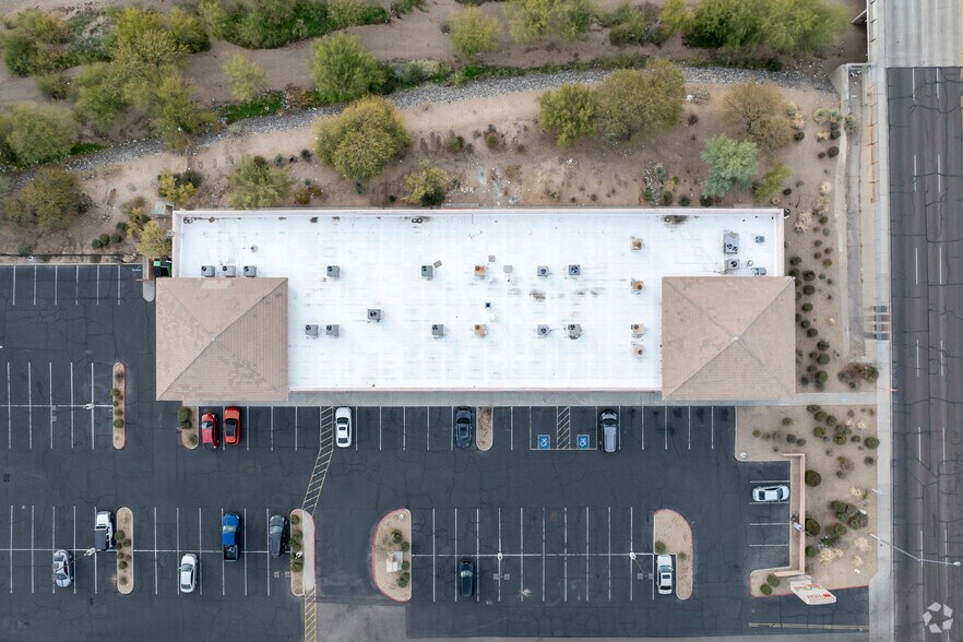 More Photos Of 1825-1855 W Greenway Rd, Phoenix Freestanding For Lease