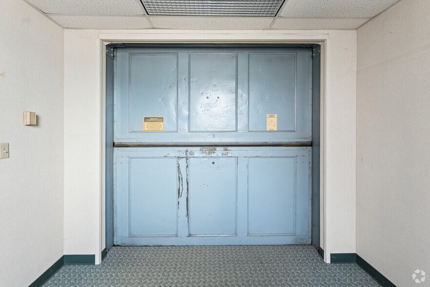 More Photos Of 319 Washington St, Johnstown Office For Sale