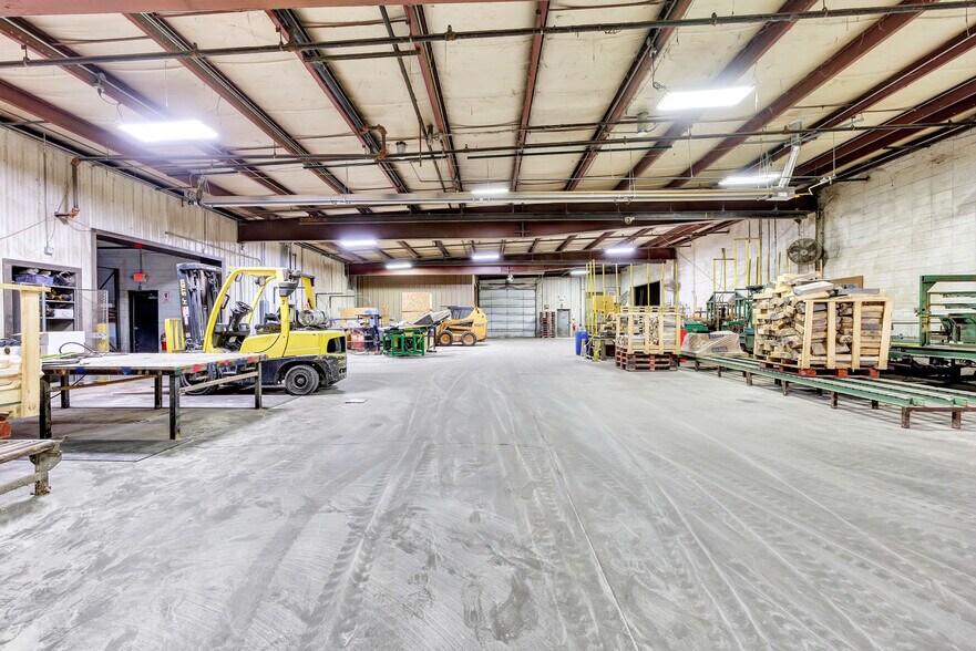 More Photos Of 2330 Pamperin Rd, Howard Manufacturing For Sale