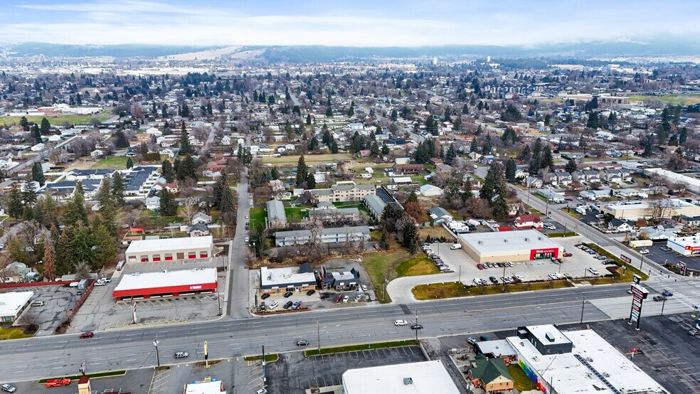 More Photos Of 11211 E Sprague Ave, Spokane Valley Storefront For Sale