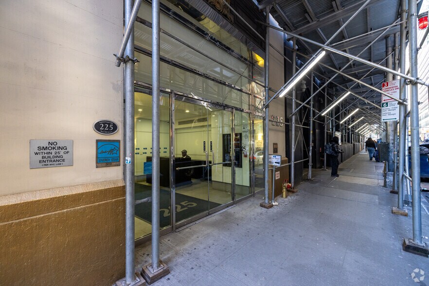 More Photos Of 225 W 39th St, New York Loft Creative Space For Lease